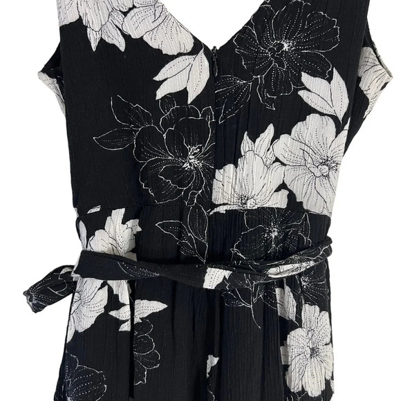 Aqua Black and White Floral Jumpsuit Size Small Draped V Neck Sleeveless Pants - Picture 8 of 10